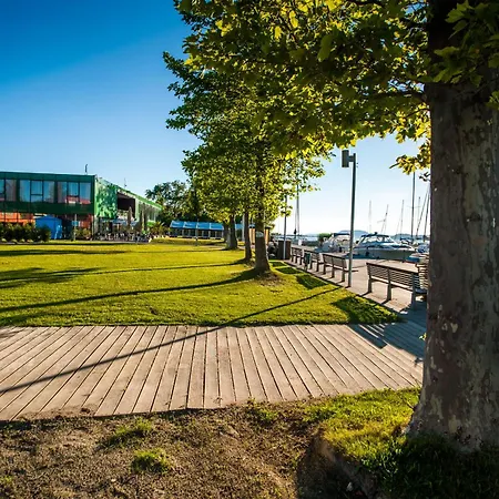 Bl Apartman By Hellobalatonlelle