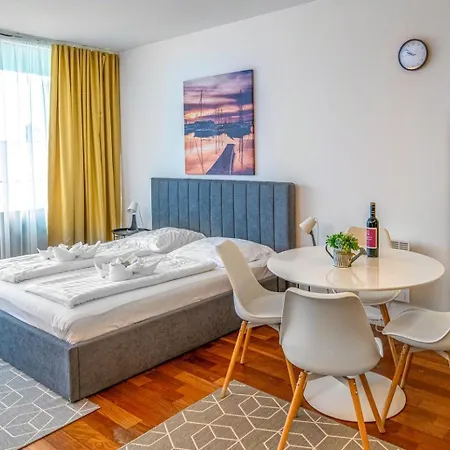 Bl Apartman By Hellobalatonlelle Apartamento