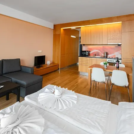 Bl Apartman By Hellobalatonlelle Apartamento