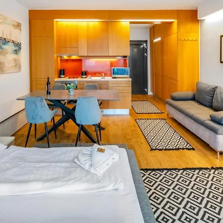 Apartamento Bl Apartman By Hellobalatonlelle *