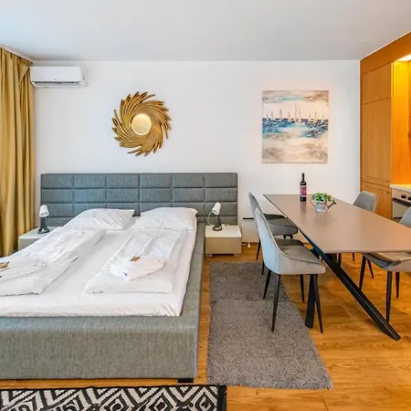 Lägenhet Bl Apartman By Hellobalatonlelle