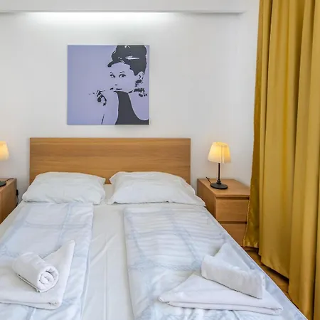 Apartamento Bl Apartman By Hellobalatonlelle *